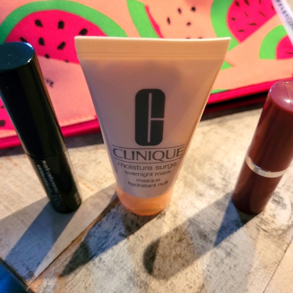 New 3 piece Clinique bundle w new Watermelon Makeup Bag